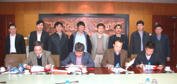 Viglacera: Ký cam kết triển khai kế hoạch SXKD và đầu tư năm 2014